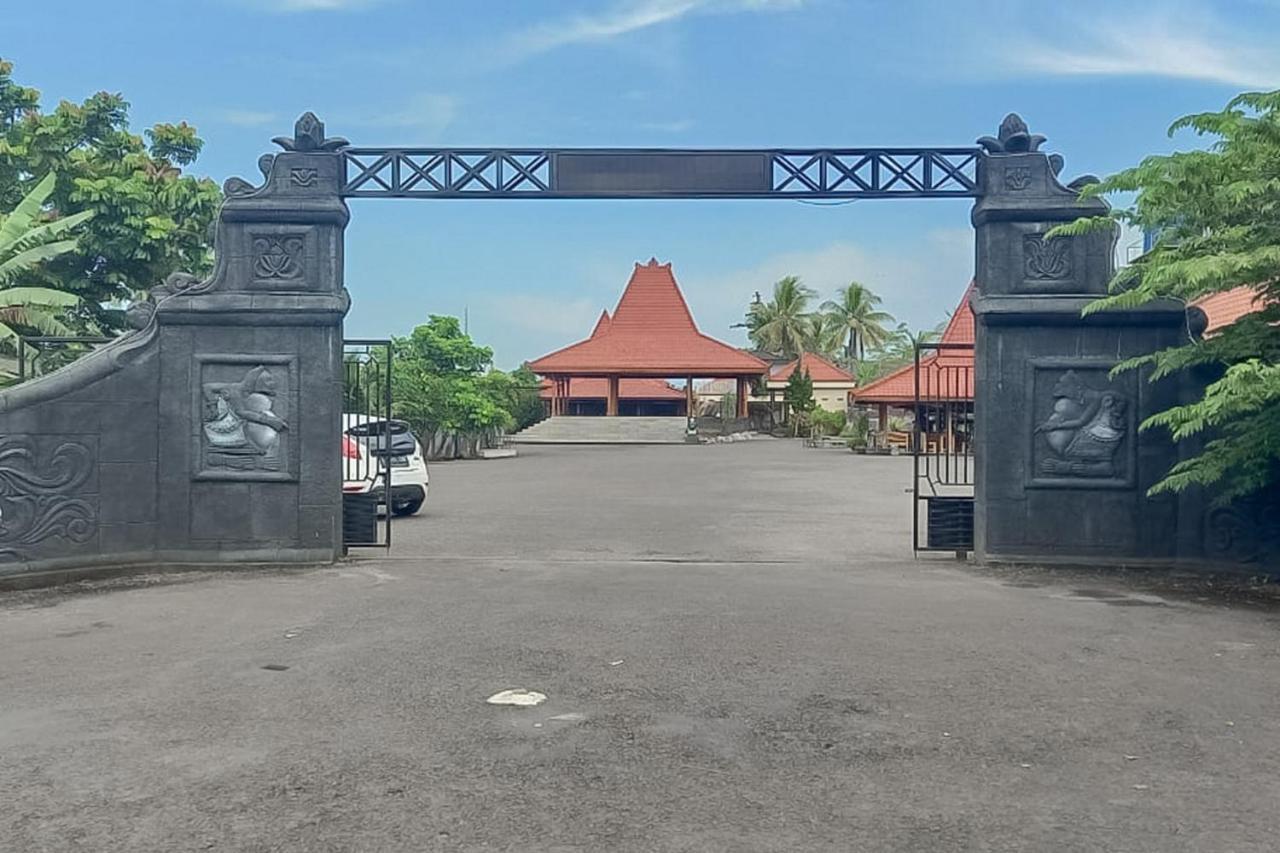 RedDoorz Syariah near Tugu Lampu Gentur Cianjur Hotel Bagian luar foto