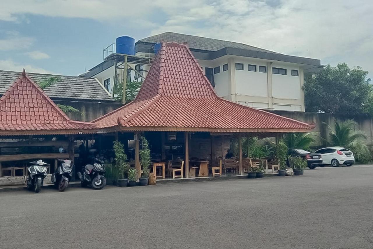 RedDoorz Syariah near Tugu Lampu Gentur Cianjur Hotel Bagian luar foto