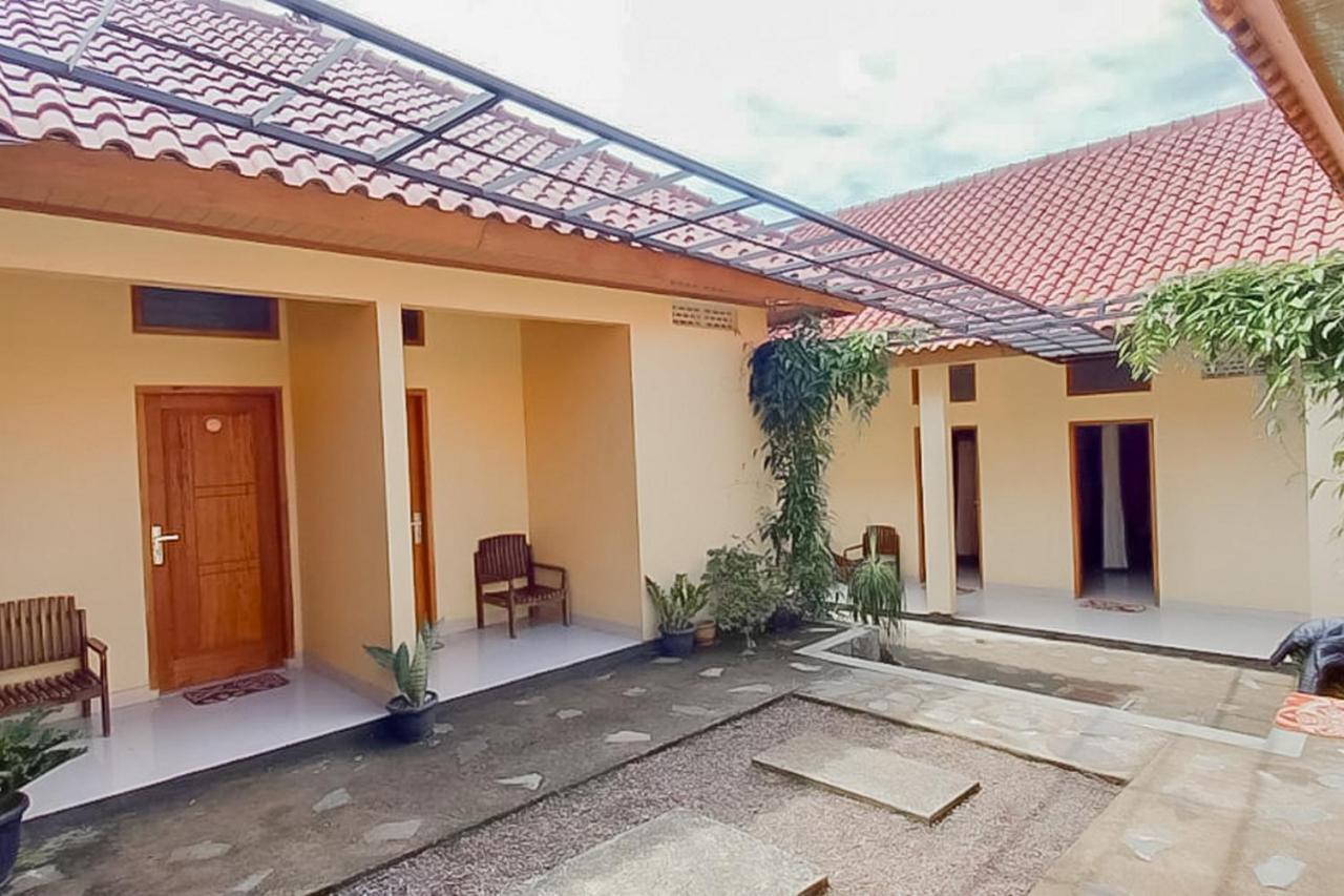 RedDoorz Syariah near Tugu Lampu Gentur Cianjur Hotel Bagian luar foto