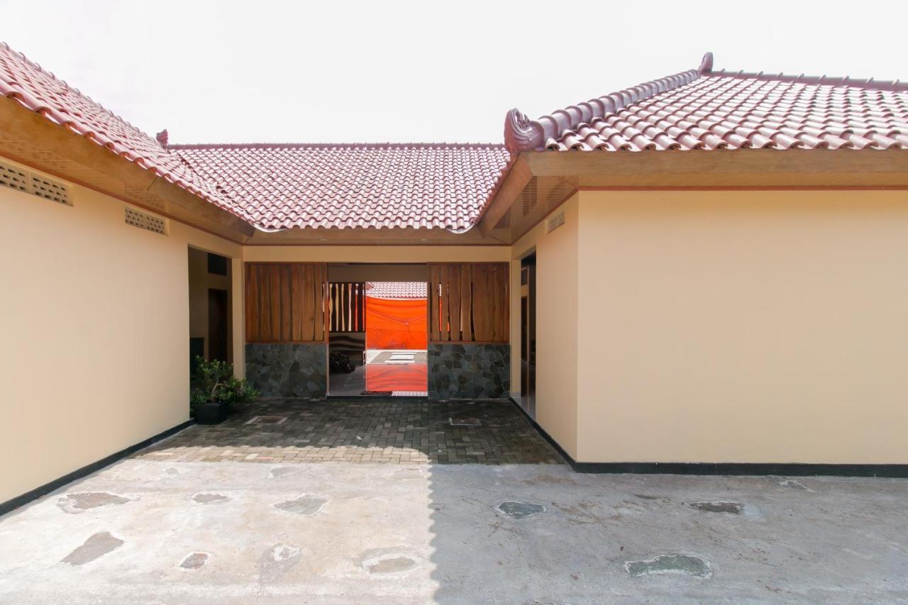 RedDoorz Syariah near Tugu Lampu Gentur Cianjur Hotel Bagian luar foto