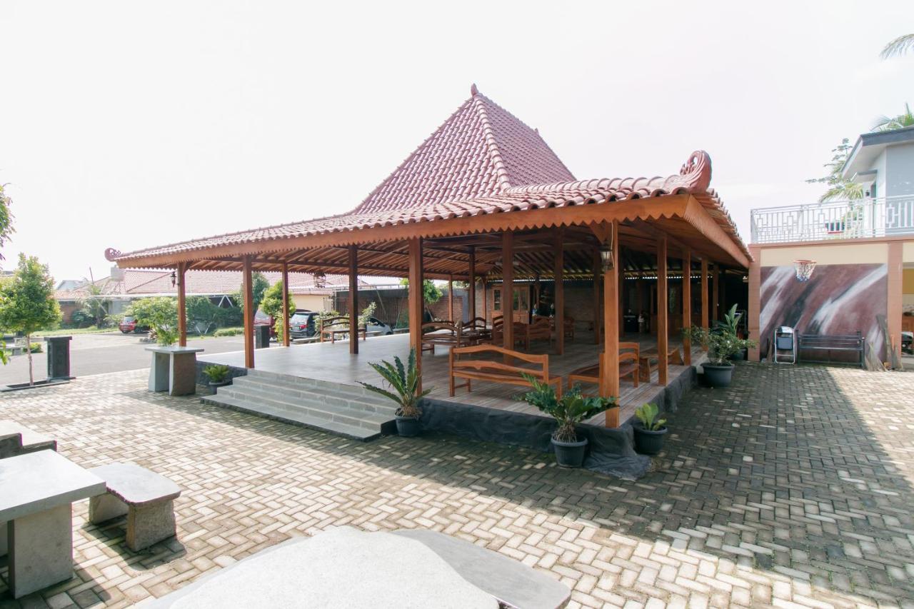 RedDoorz Syariah near Tugu Lampu Gentur Cianjur Hotel Bagian luar foto