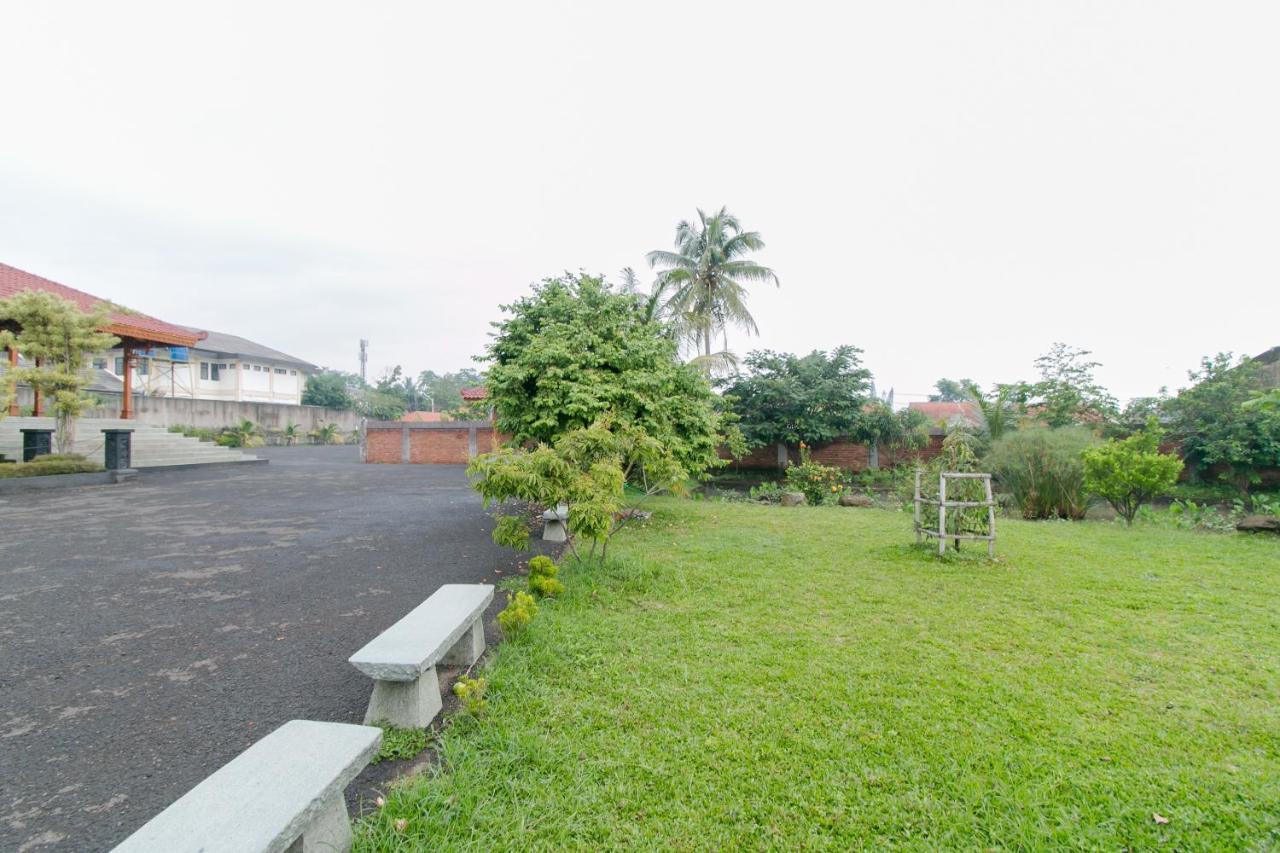 RedDoorz Syariah near Tugu Lampu Gentur Cianjur Hotel Bagian luar foto